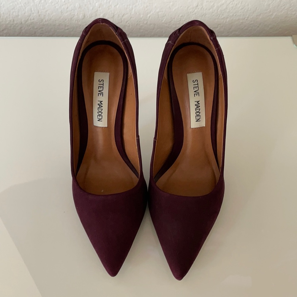 Steve Madden Maroon Suede Pumps
